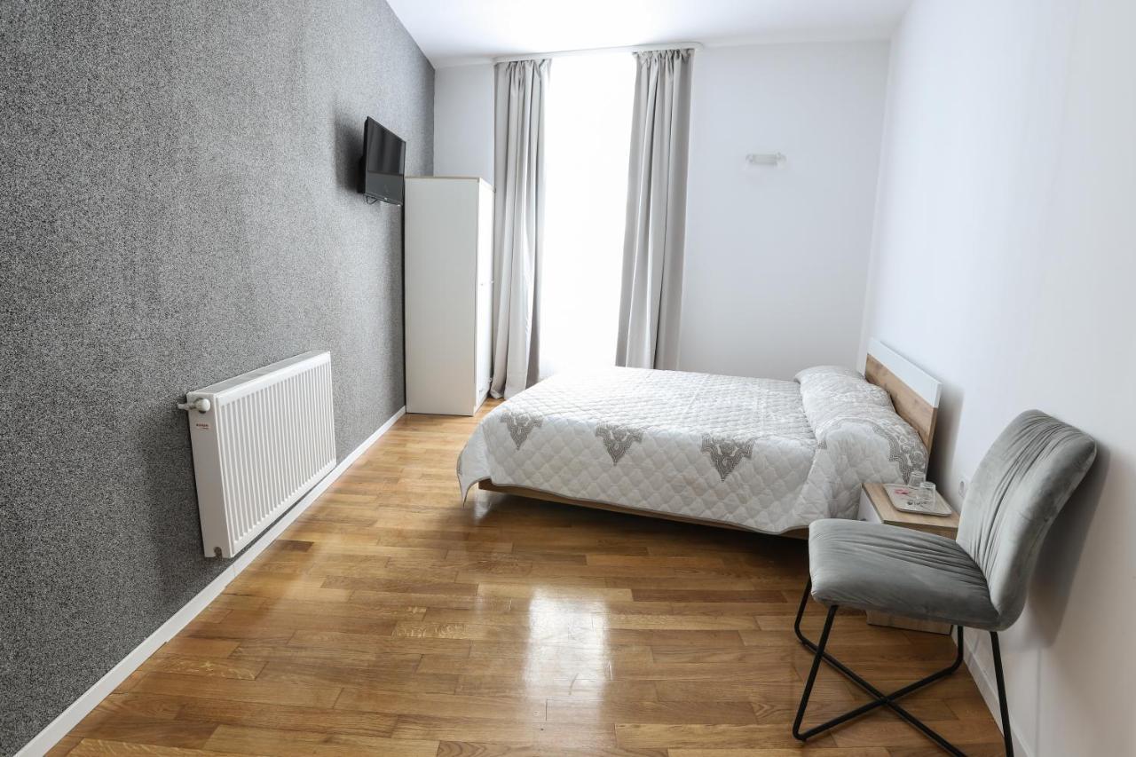 Floasiu Residence Guesthouse シビウ エクステリア 写真