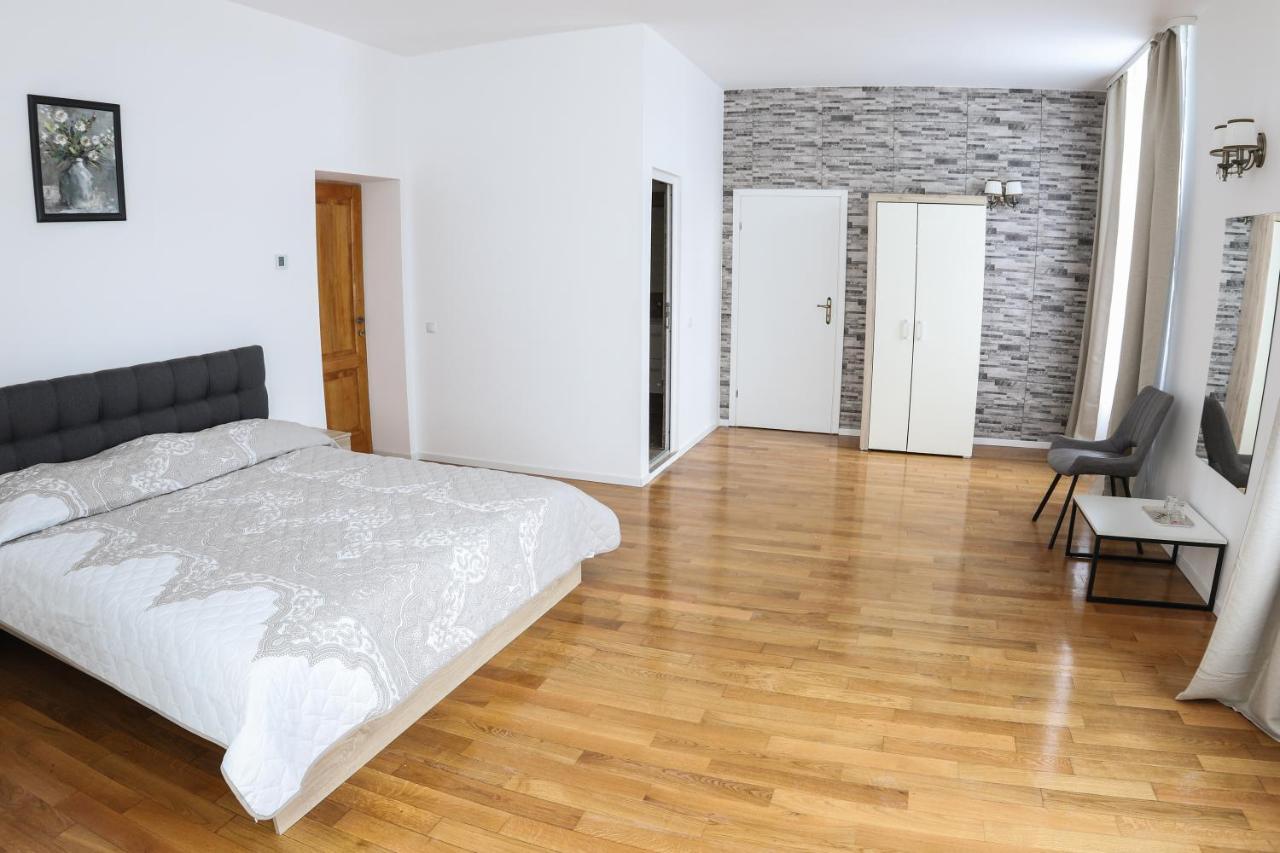 Floasiu Residence Guesthouse シビウ エクステリア 写真