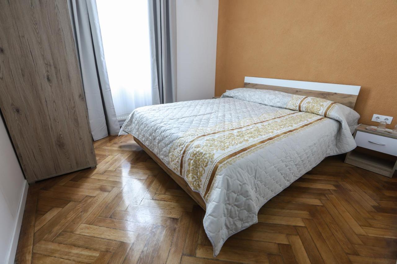 Floasiu Residence Guesthouse シビウ エクステリア 写真