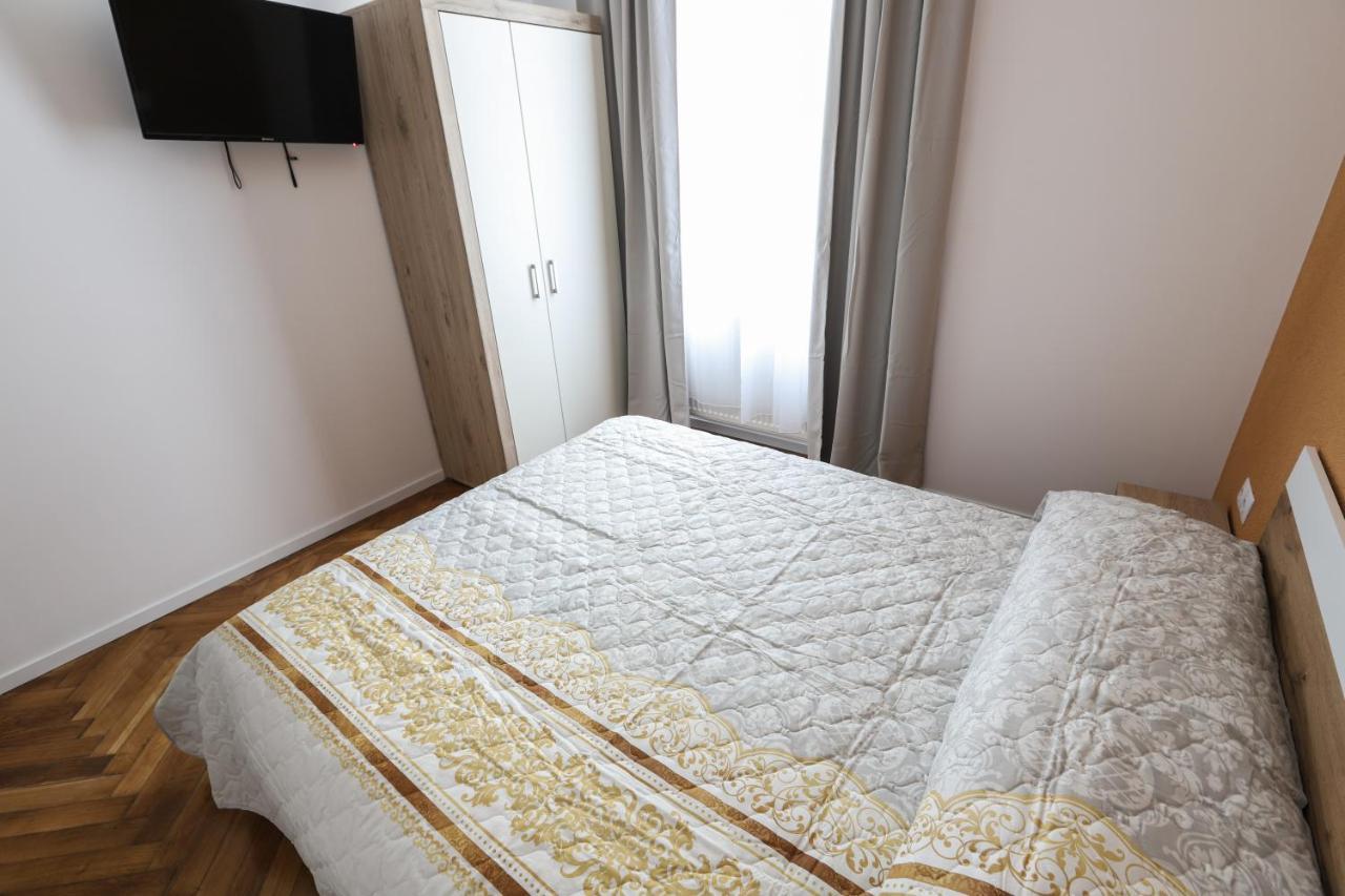 Floasiu Residence Guesthouse シビウ エクステリア 写真
