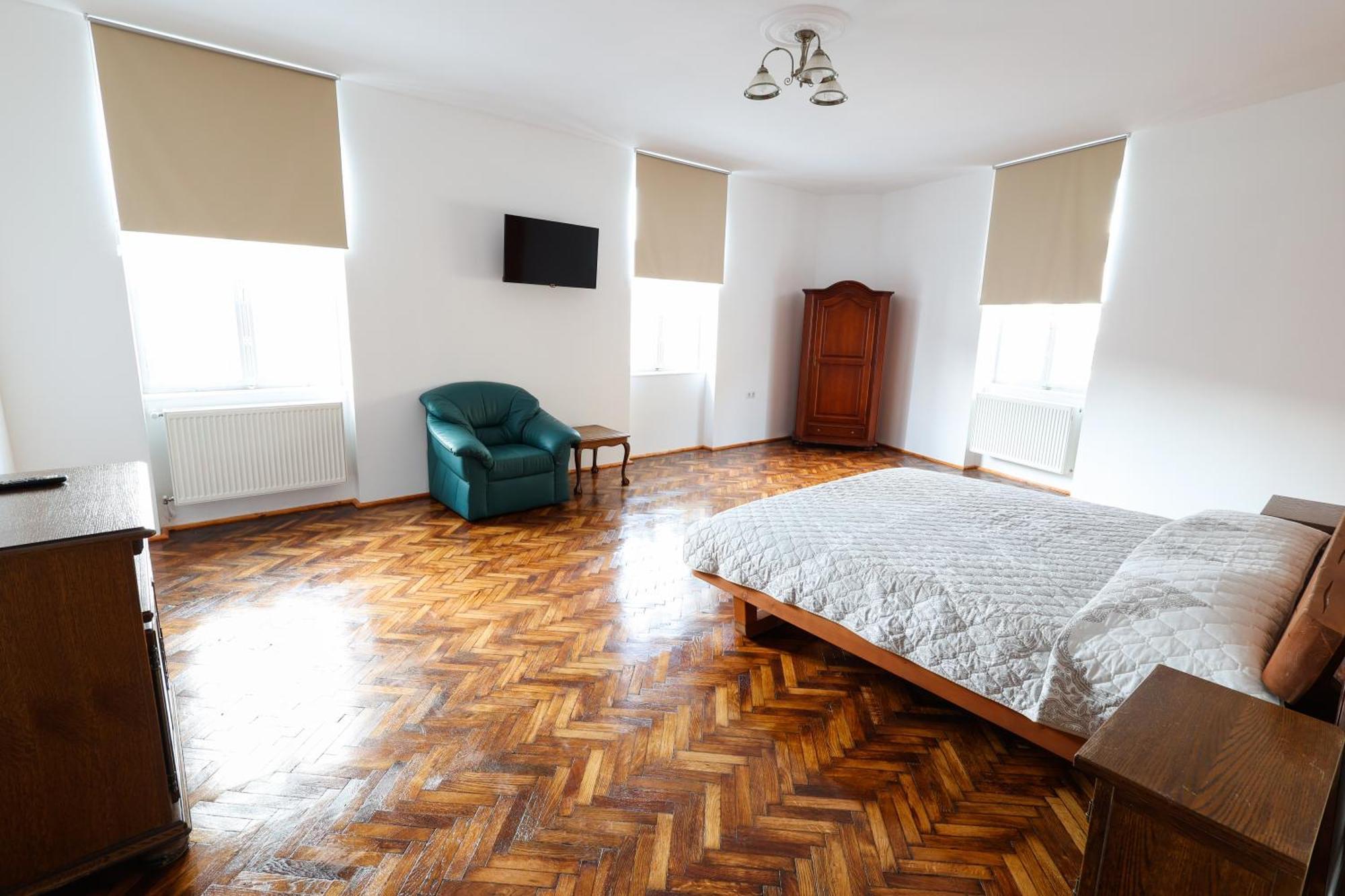 Floasiu Residence Guesthouse シビウ エクステリア 写真