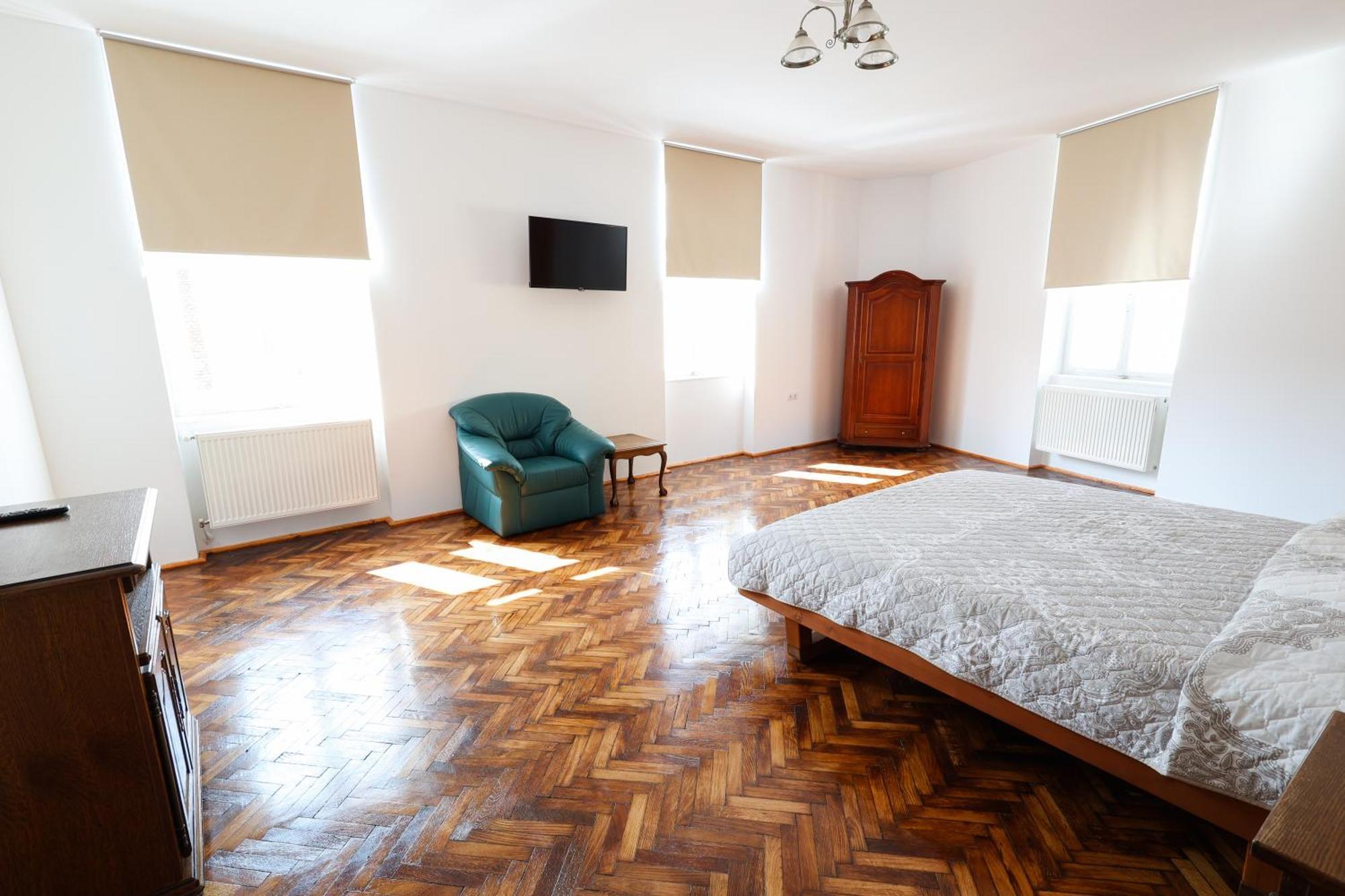 Floasiu Residence Guesthouse シビウ エクステリア 写真
