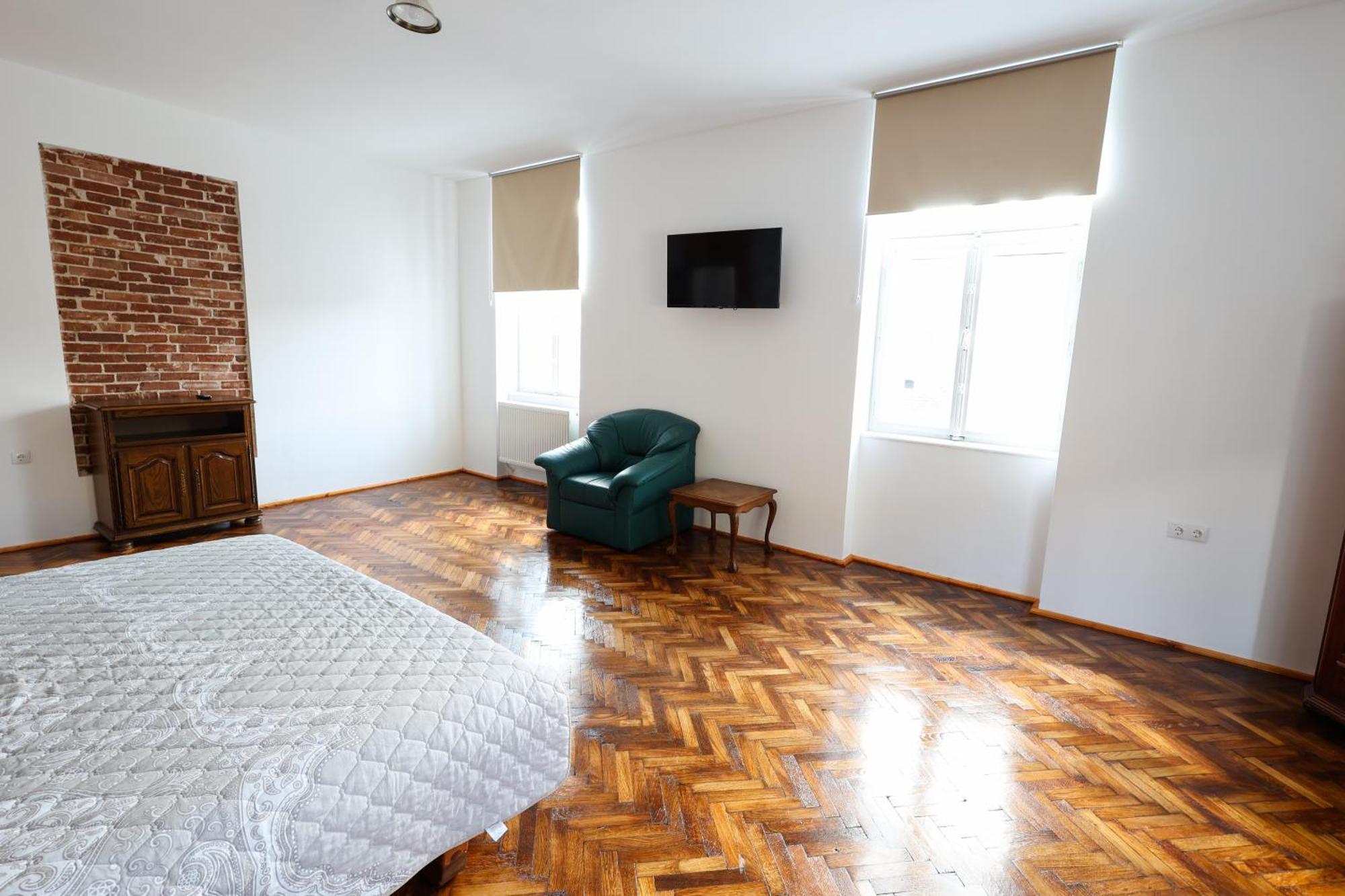 Floasiu Residence Guesthouse シビウ エクステリア 写真