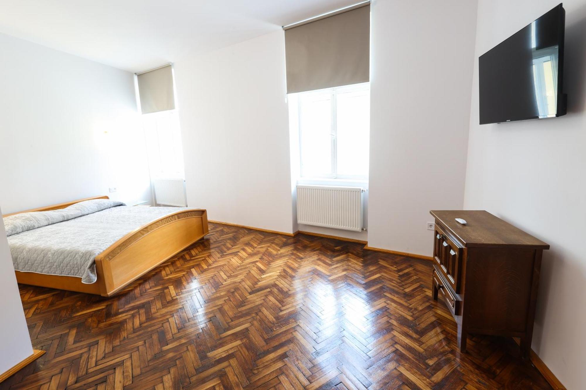 Floasiu Residence Guesthouse シビウ エクステリア 写真