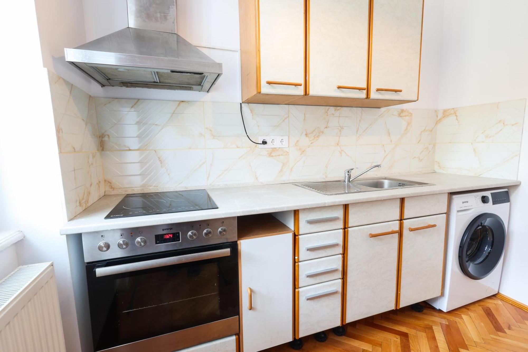 Floasiu Residence Guesthouse シビウ エクステリア 写真